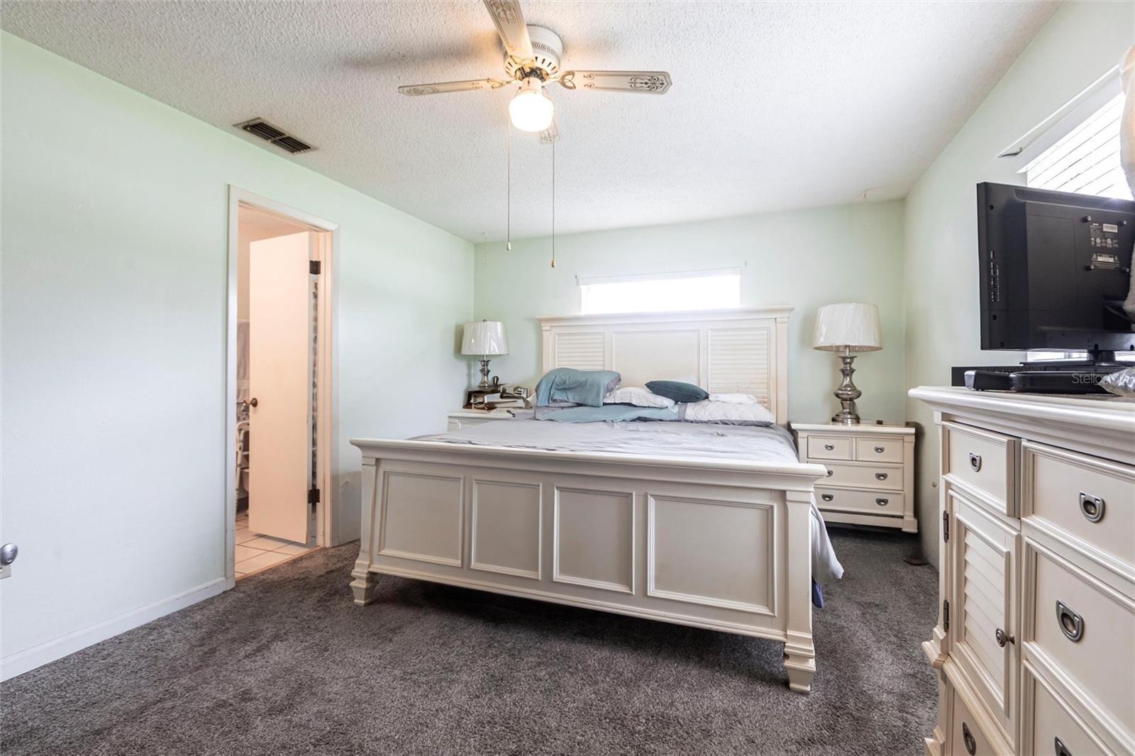 Listing photo id 8 for 10031 Hayward Road