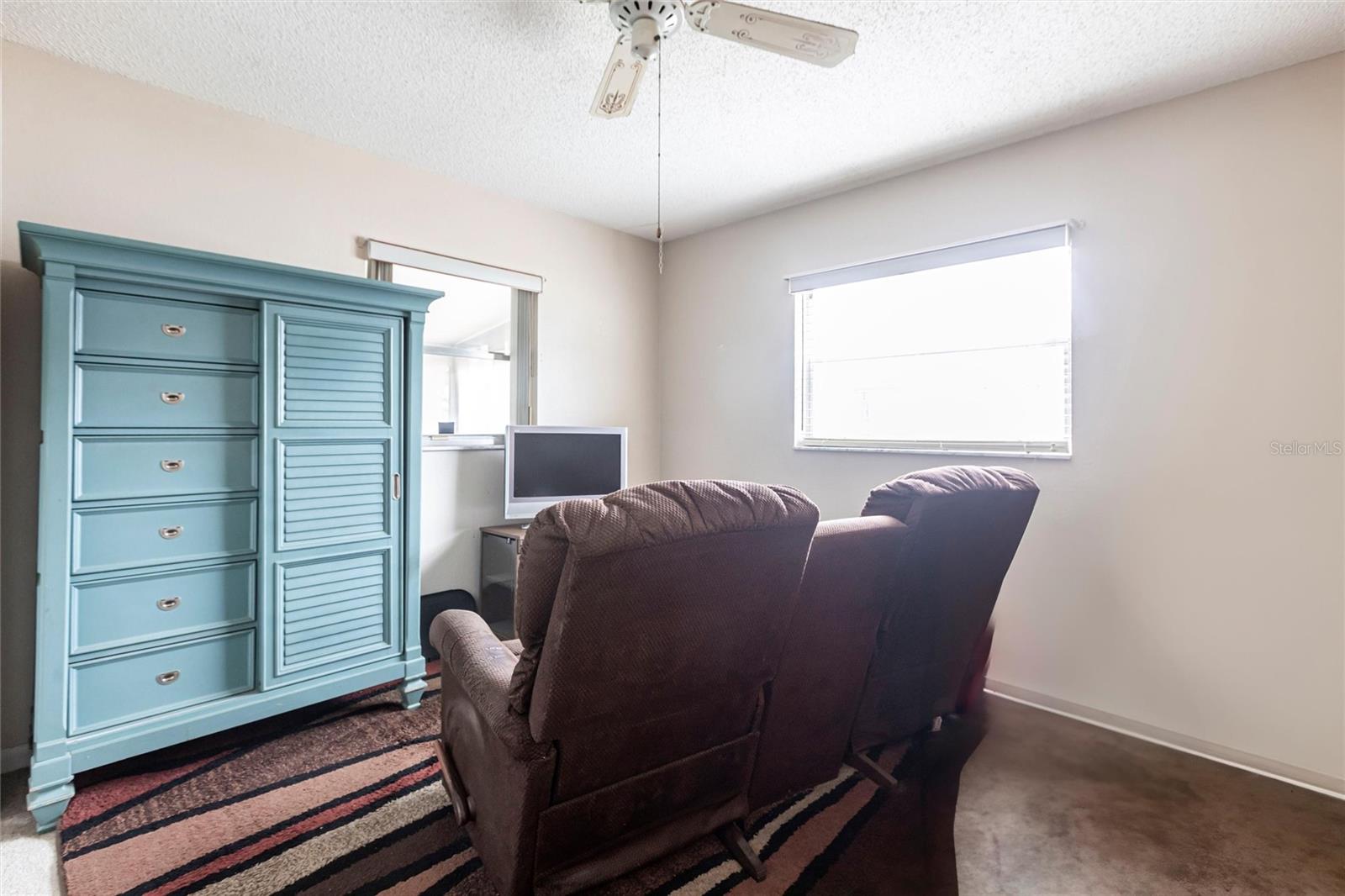 Listing photo id 11 for 10031 Hayward Road