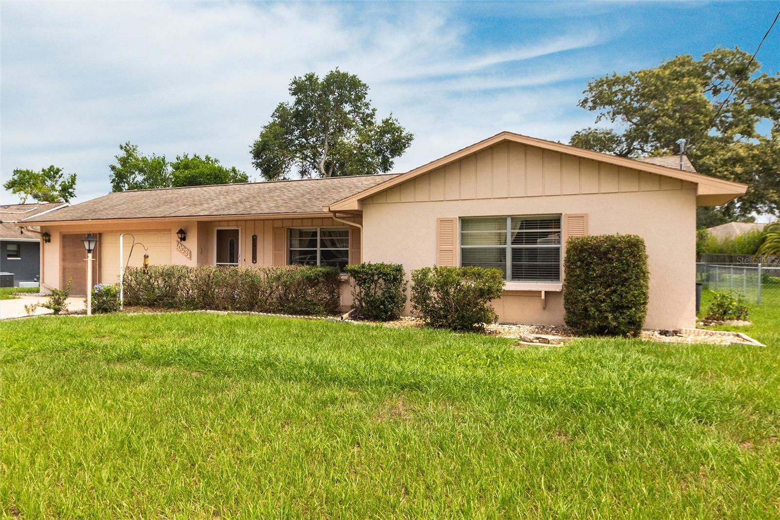 Listing photo id 0 for 10031 Hayward Road