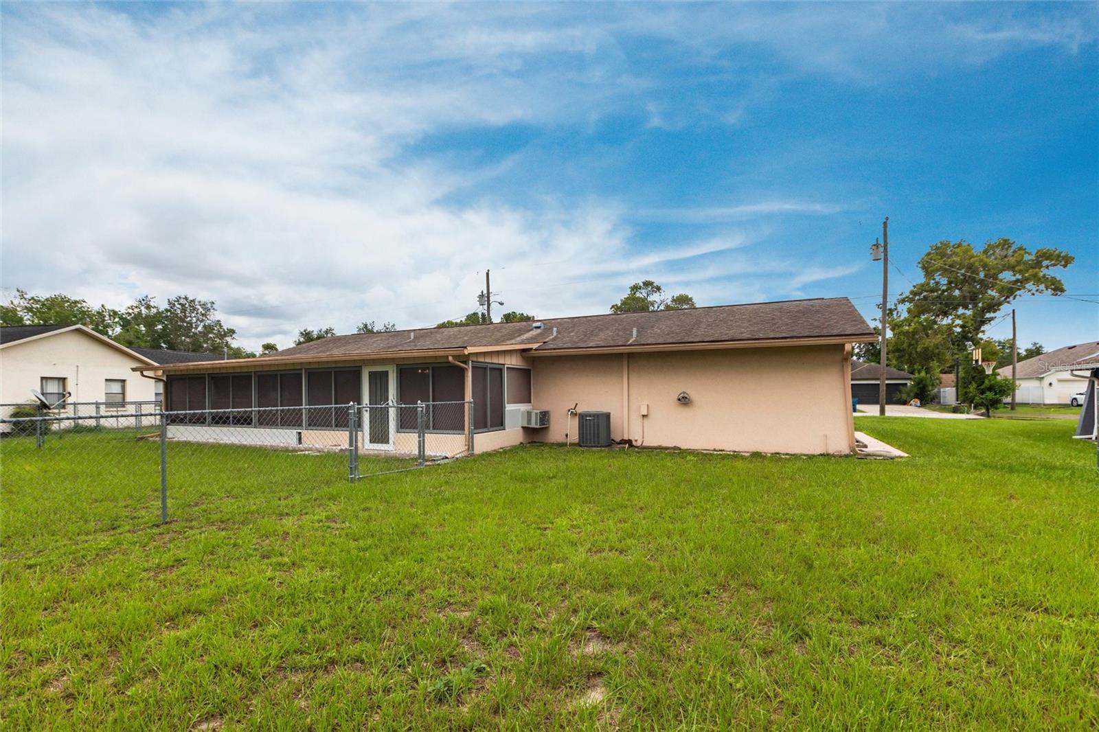 Listing photo id 20 for 10031 Hayward Road