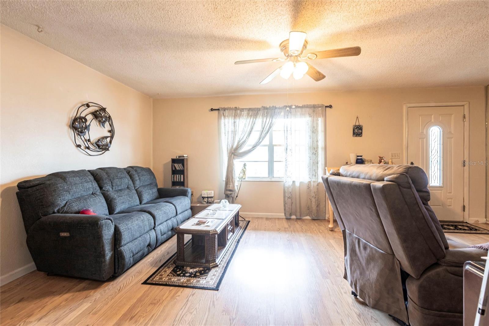 Listing photo id 3 for 10031 Hayward Road