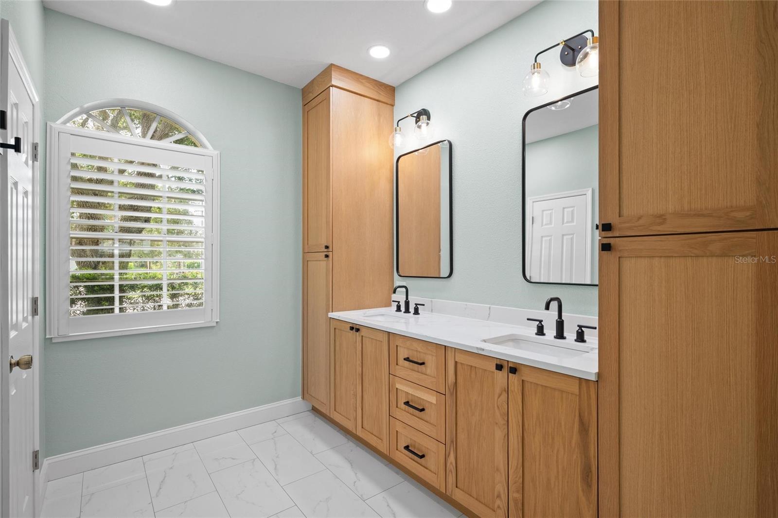 Image 30 of 44 For 1857 Riveredge Drive