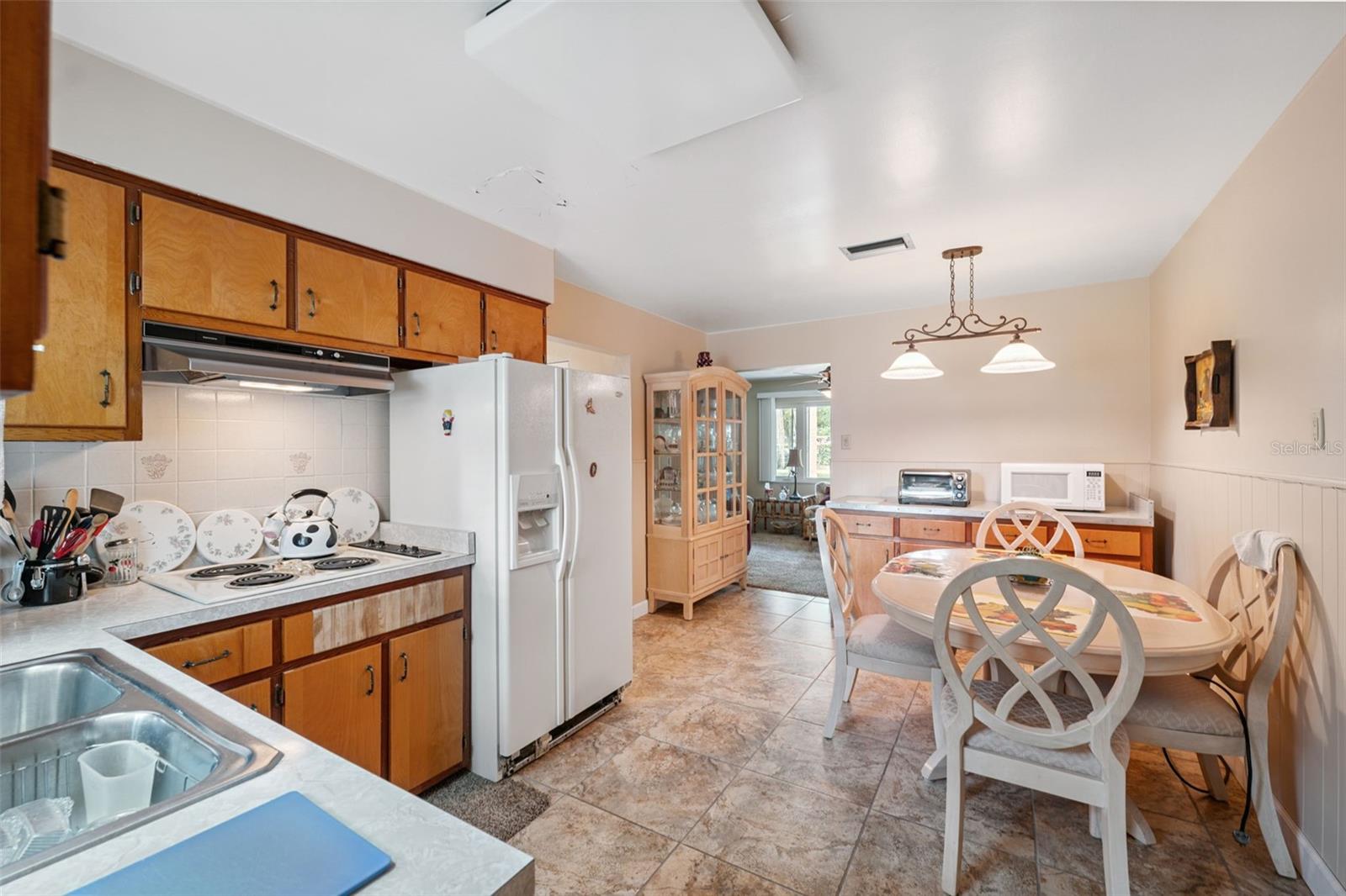 Image 13 of 43 For 18922 Dvorak Drive