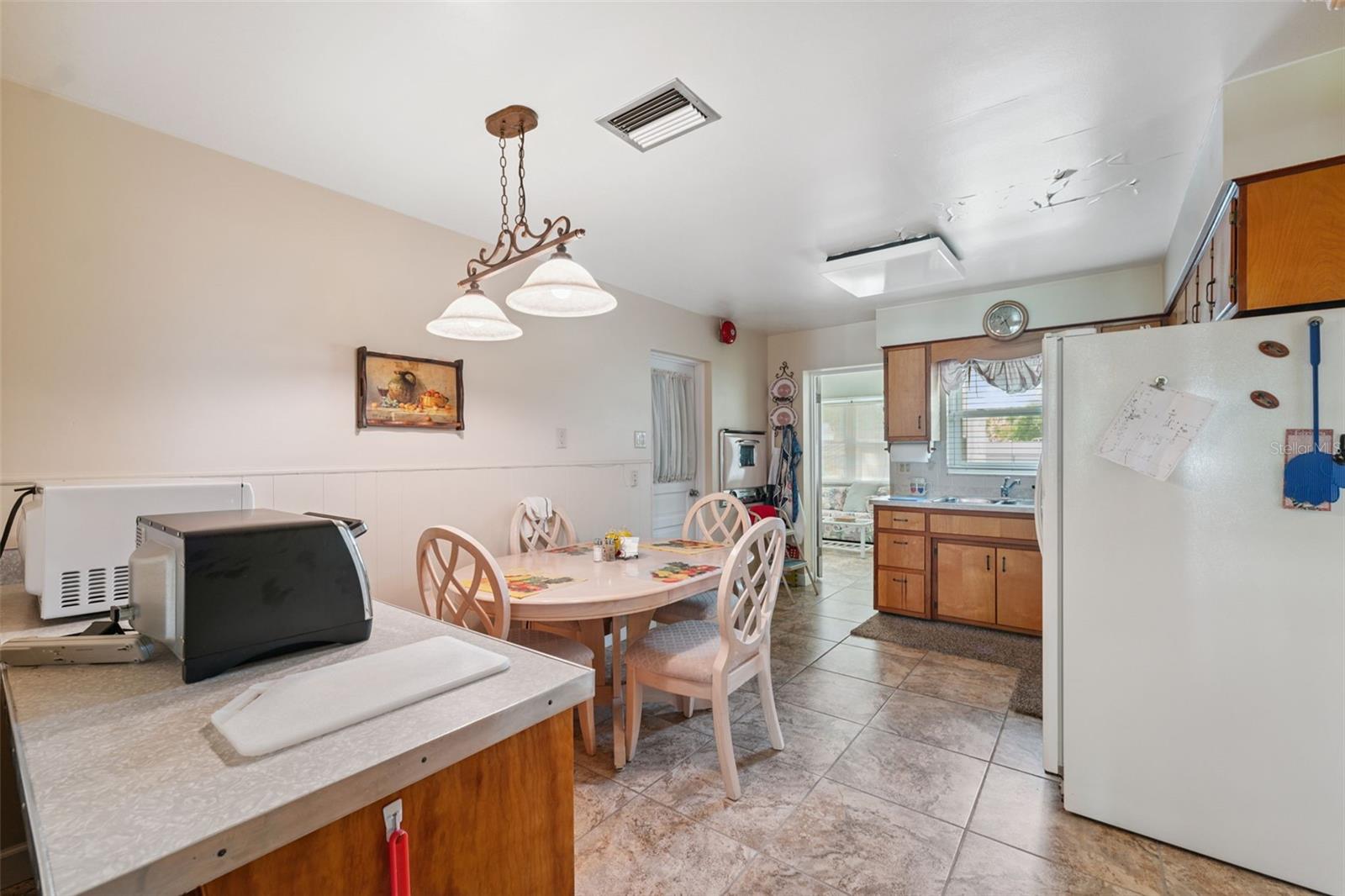 Image 7 of 43 For 18922 Dvorak Drive