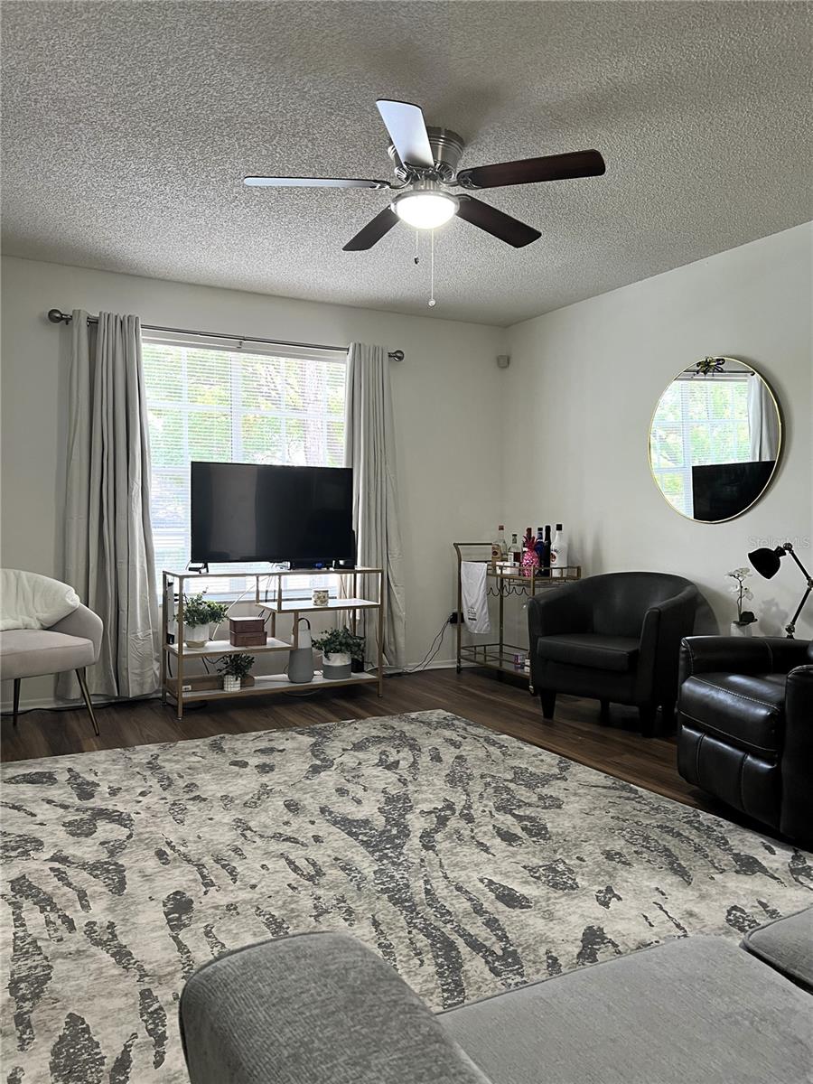 Listing photo id 9 for 7721 Hillside Court 203
