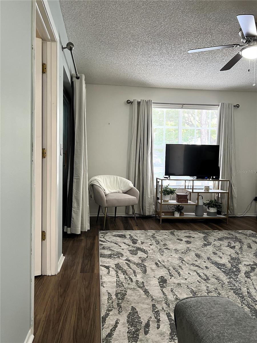 Listing photo id 10 for 7721 Hillside Court 203