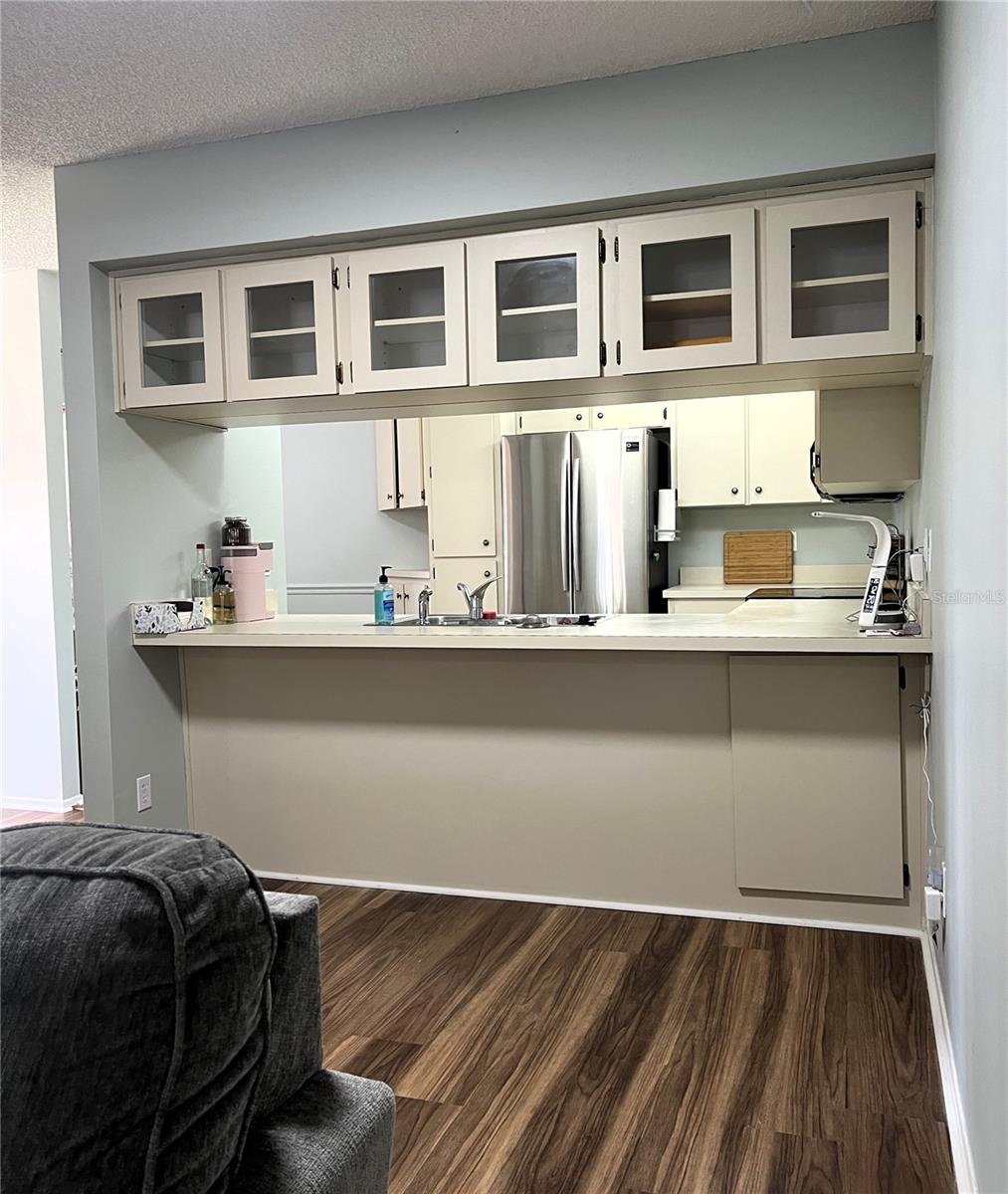 Listing photo id 15 for 7721 Hillside Court 203