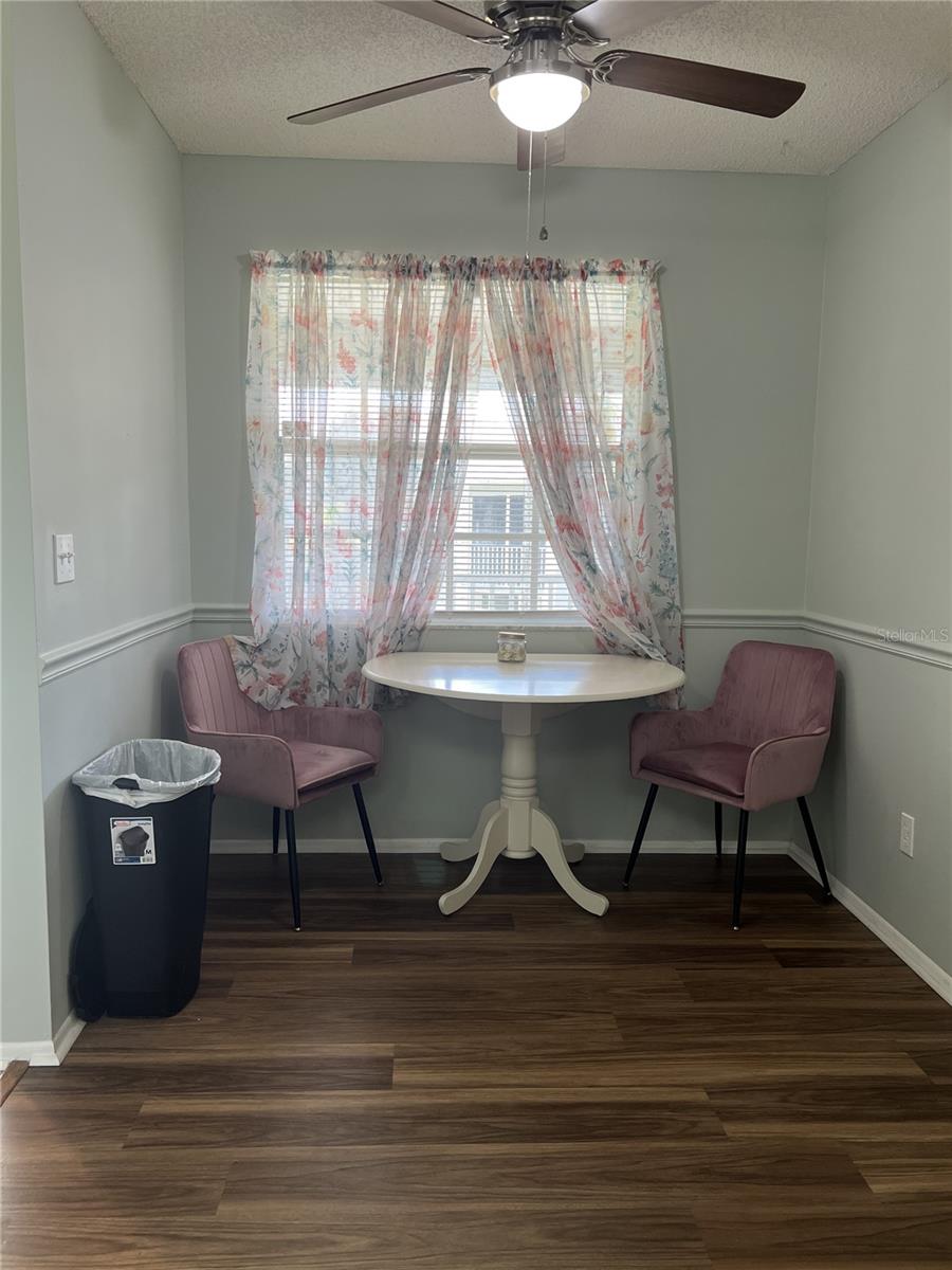 Listing photo id 22 for 7721 Hillside Court 203