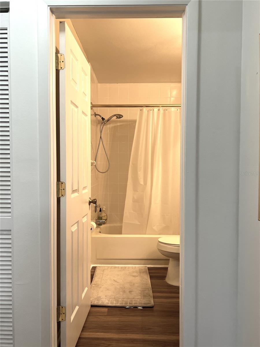 Listing photo id 23 for 7721 Hillside Court 203