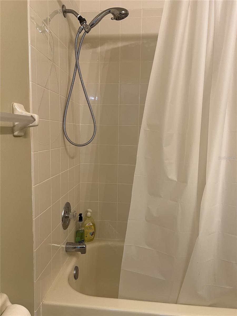 Listing photo id 24 for 7721 Hillside Court 203