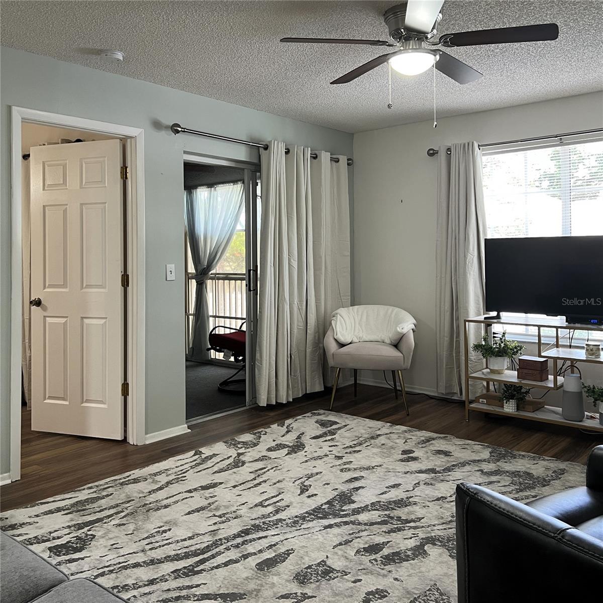 Listing photo id 1 for 7721 Hillside Court 203