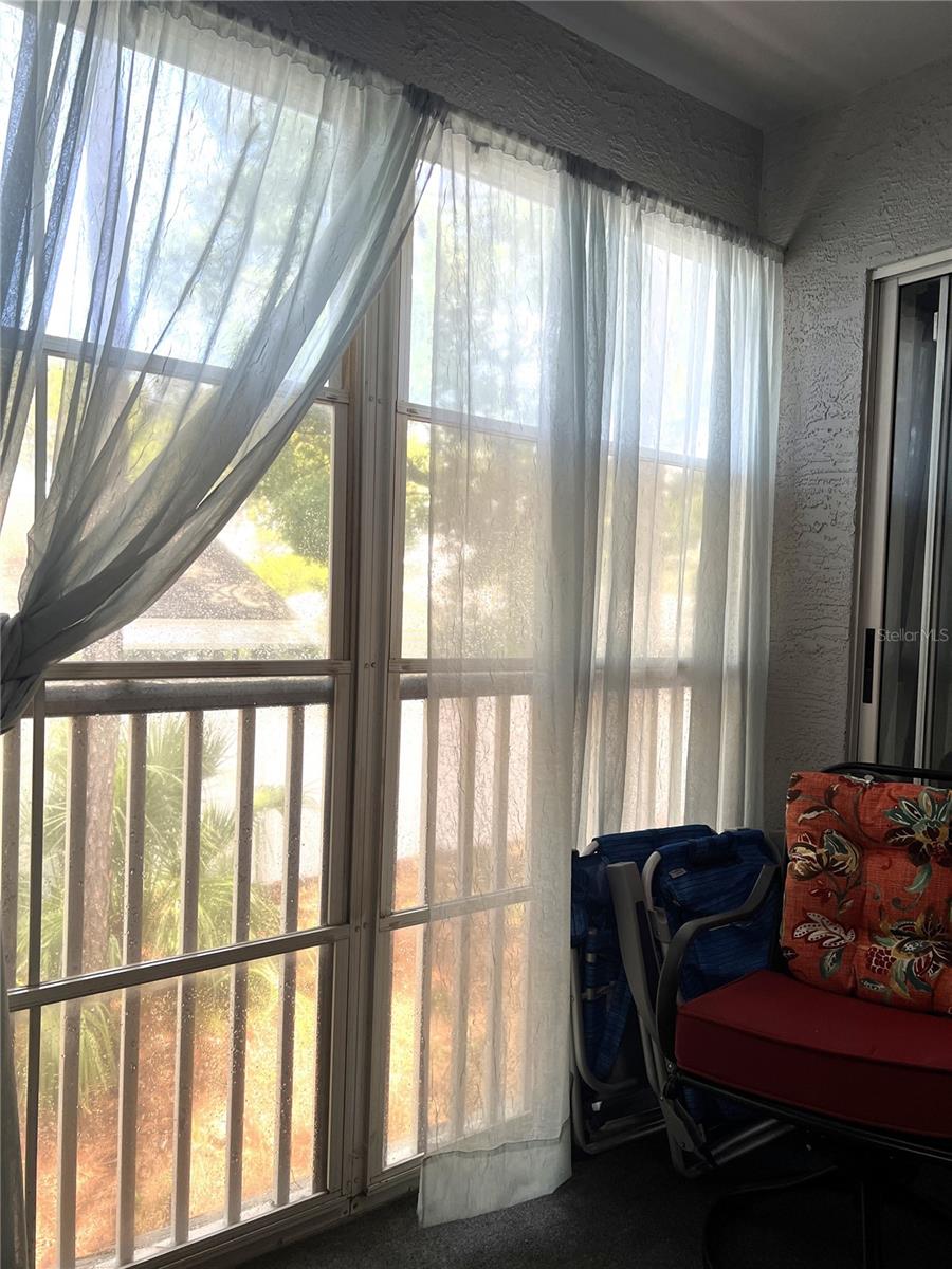 Listing photo id 33 for 7721 Hillside Court 203