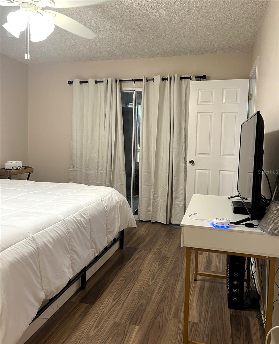 Listing photo id 38 for 7721 Hillside Court 203