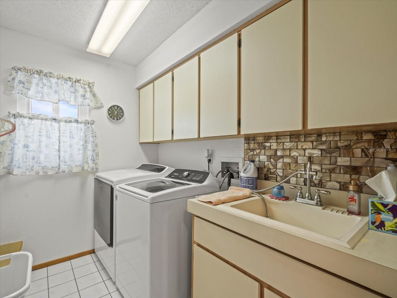Image 32 of 86 For 4359 Tahiti Drive