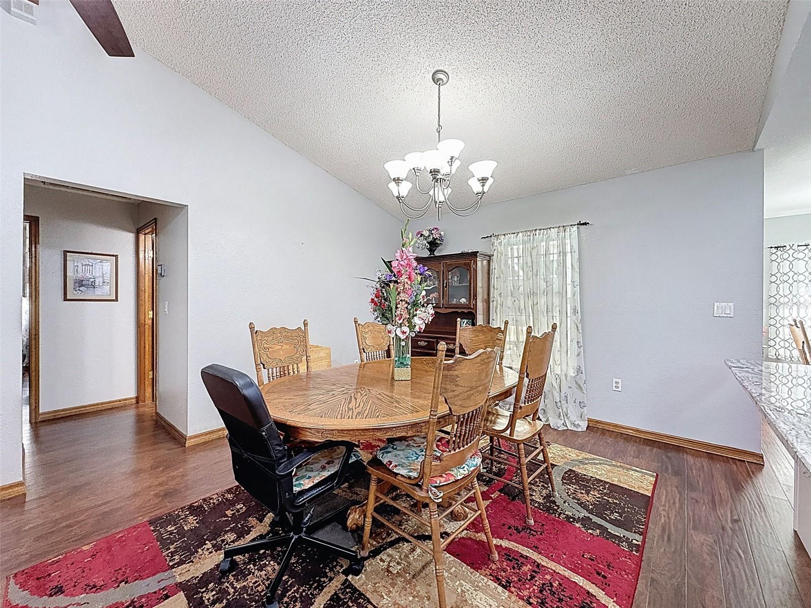 Listing photo id 16 for 2124 Little Peach Court