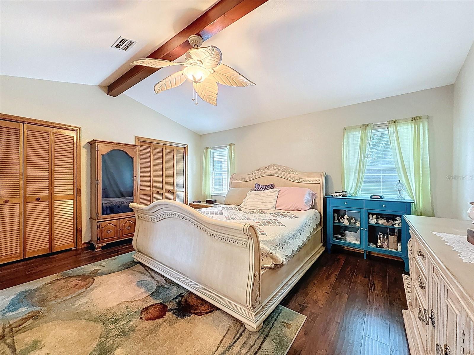 Listing photo id 24 for 2124 Little Peach Court