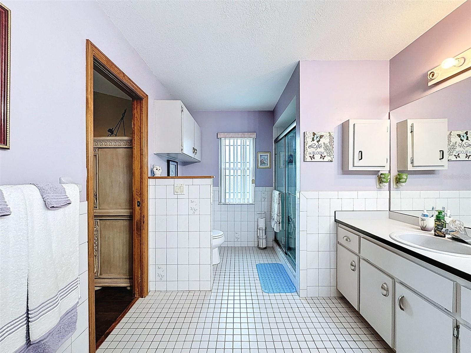 Listing photo id 27 for 2124 Little Peach Court