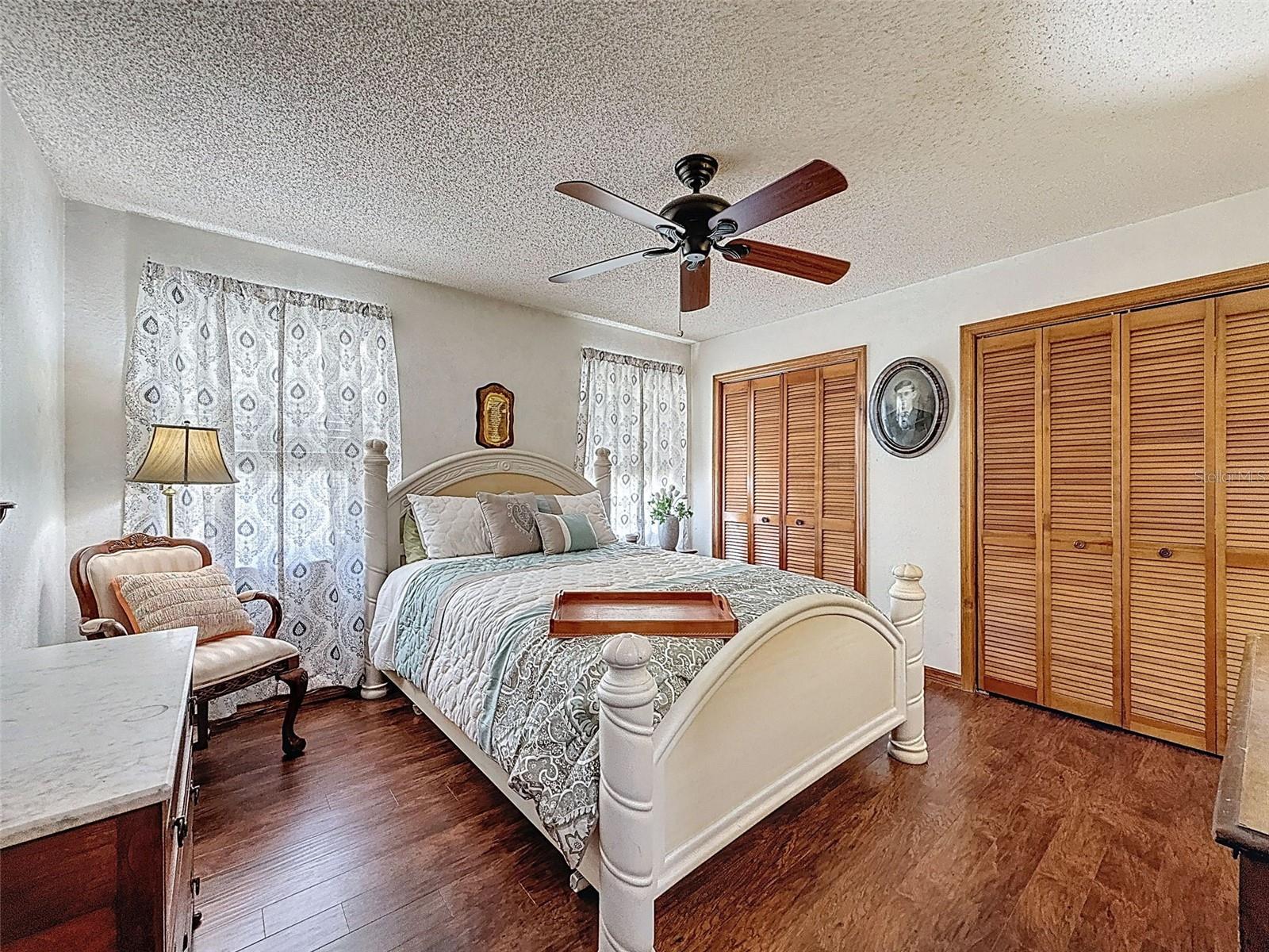 Listing photo id 30 for 2124 Little Peach Court