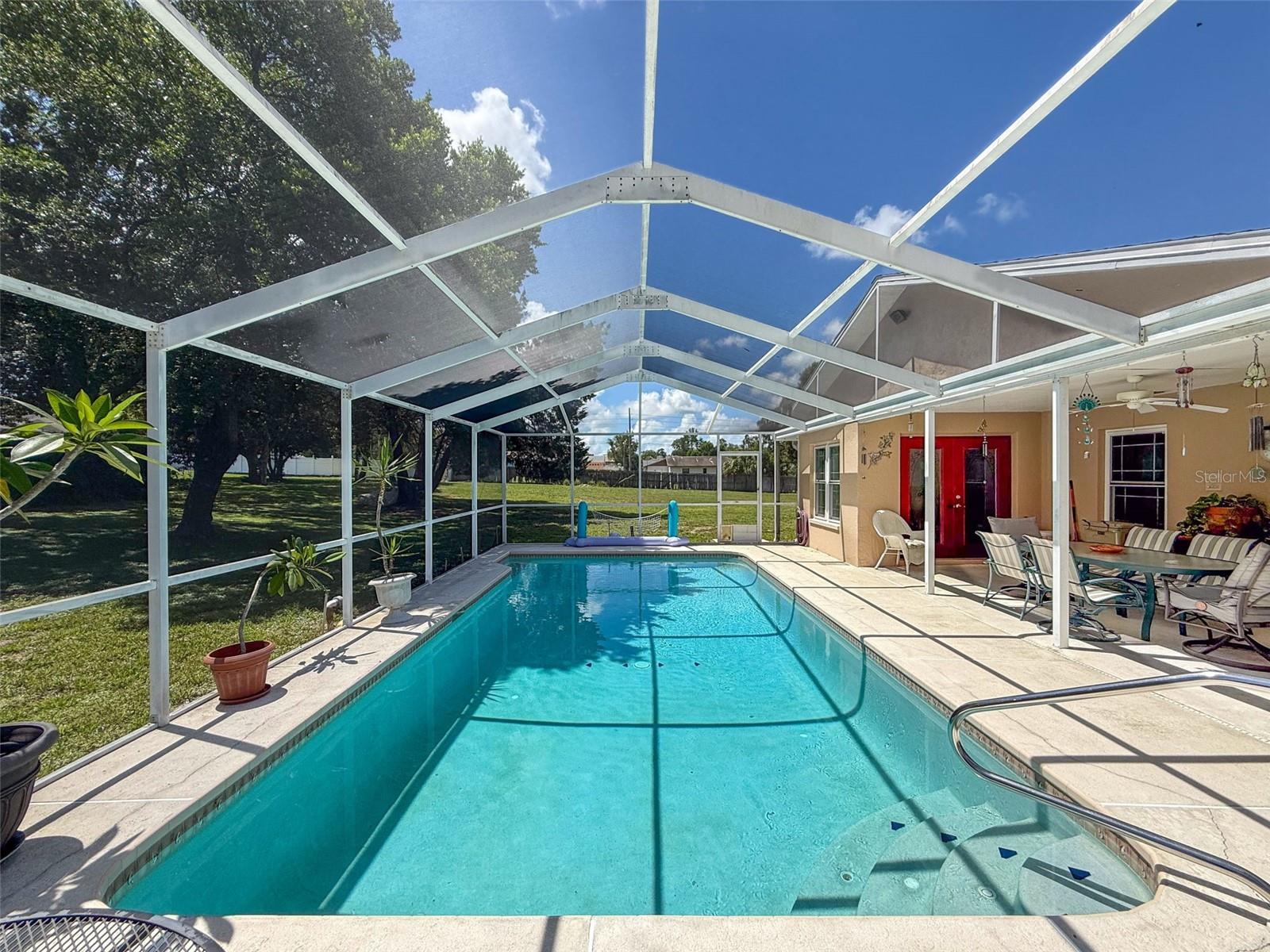 Listing photo id 40 for 2124 Little Peach Court