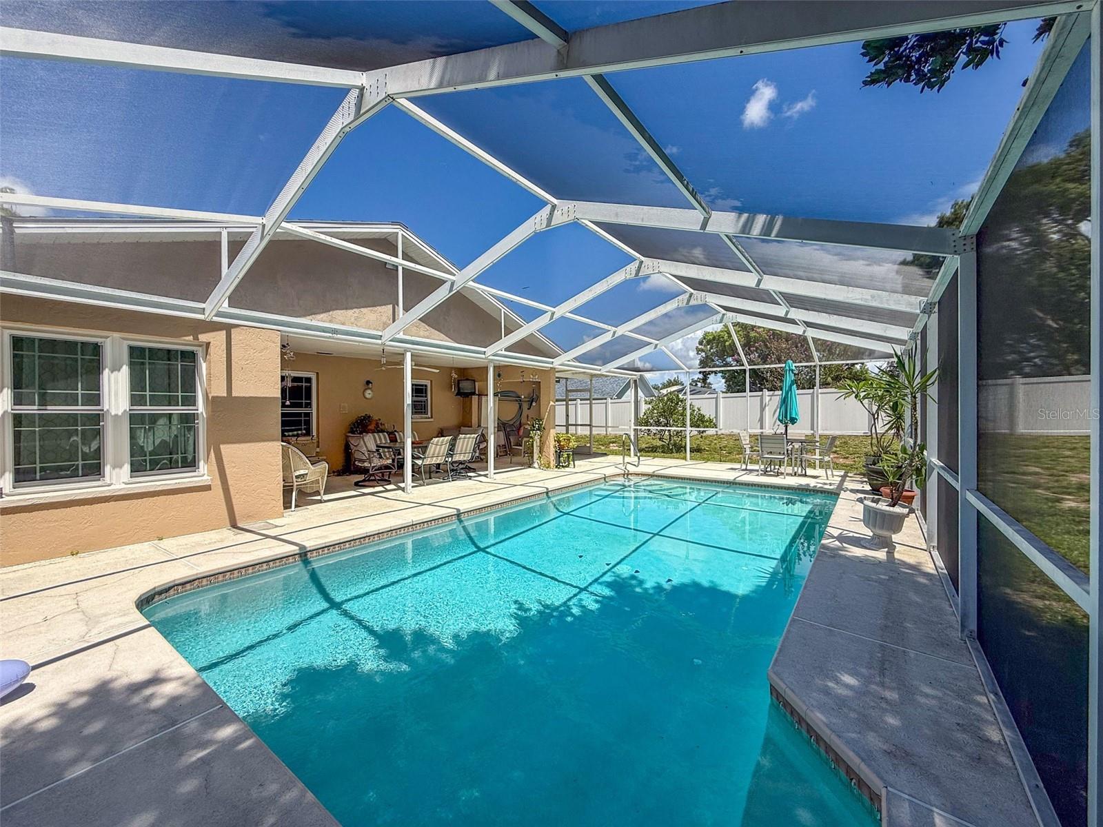 Listing photo id 43 for 2124 Little Peach Court