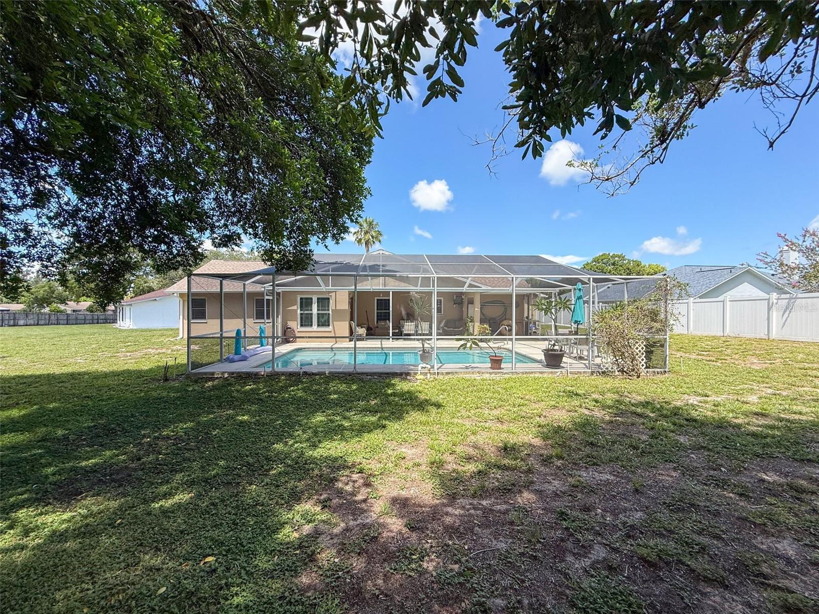 Listing photo id 45 for 2124 Little Peach Court