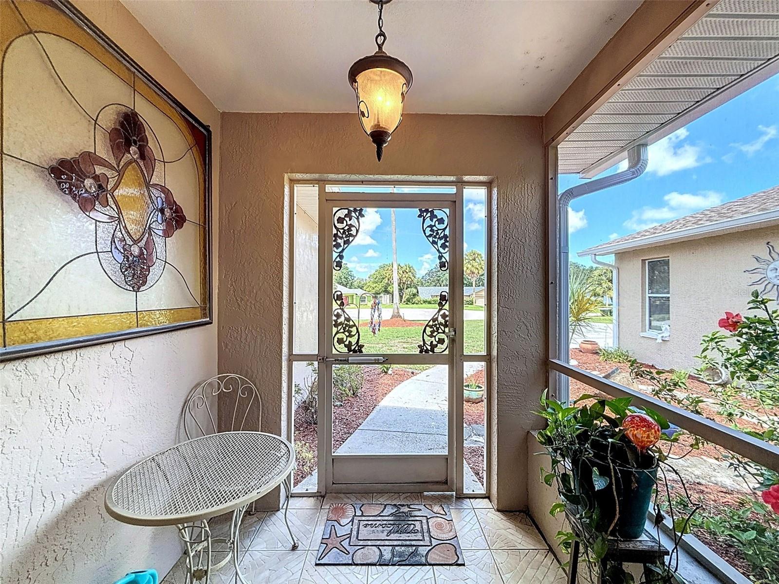 Listing photo id 4 for 2124 Little Peach Court