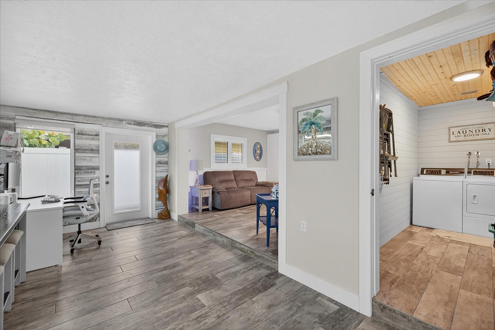 Image 15 of 72 For 4701 Floramar Terrace