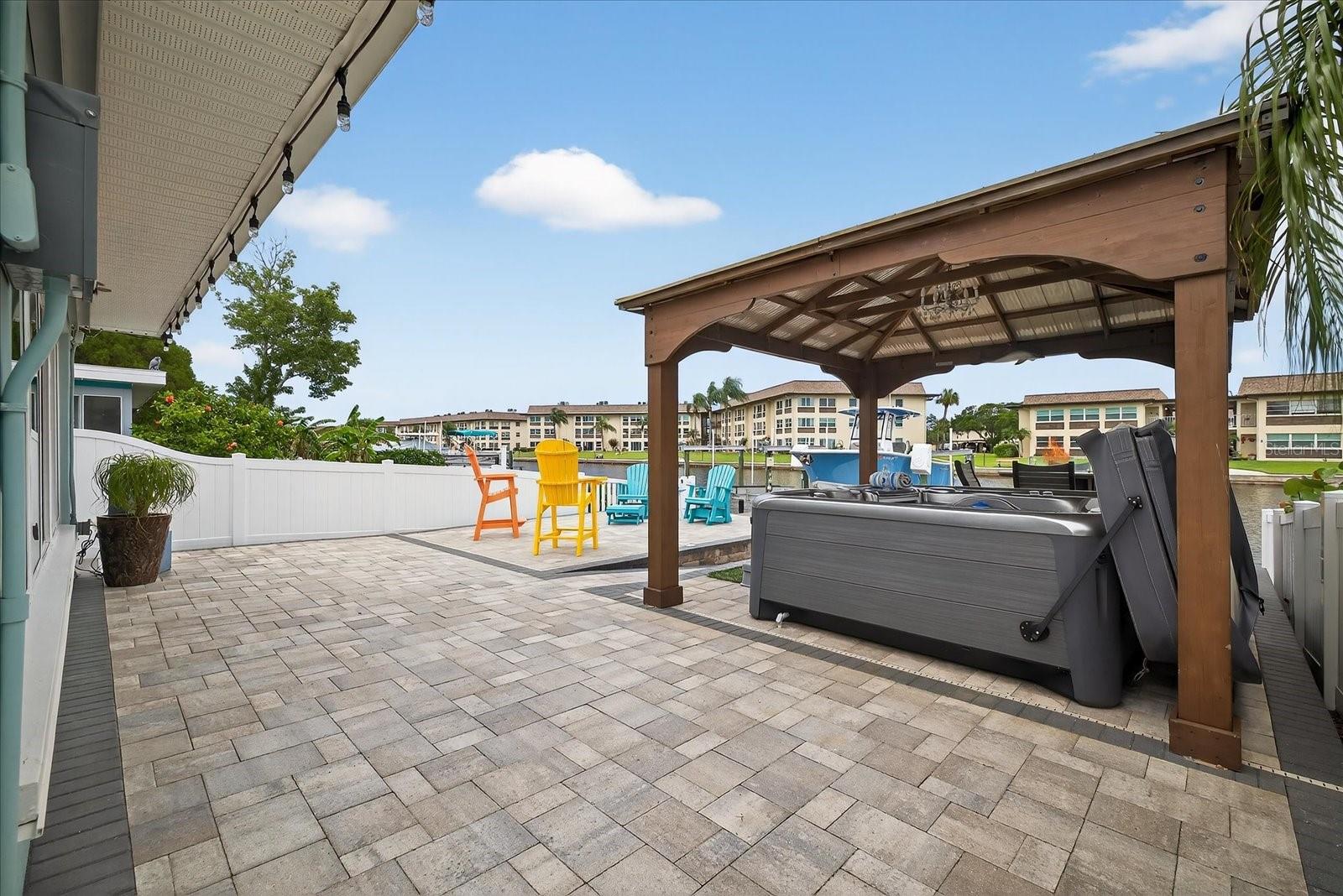 Image 16 of 72 For 4701 Floramar Terrace