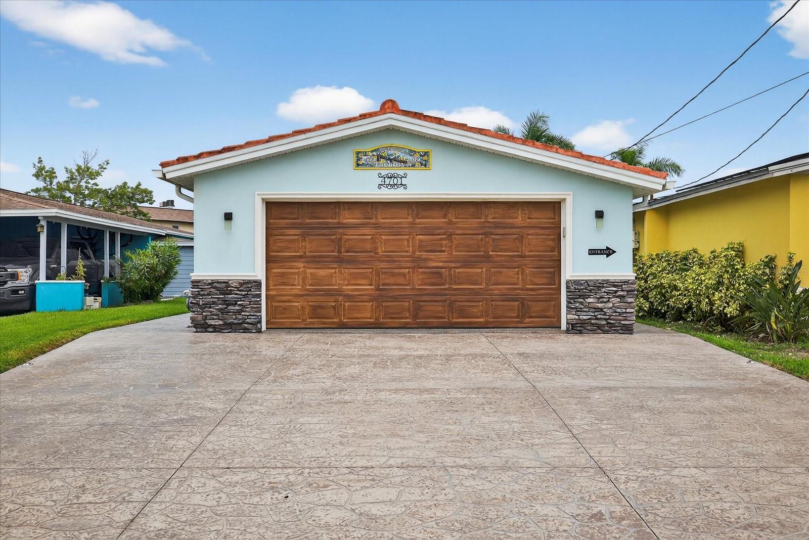 Image 27 of 72 For 4701 Floramar Terrace
