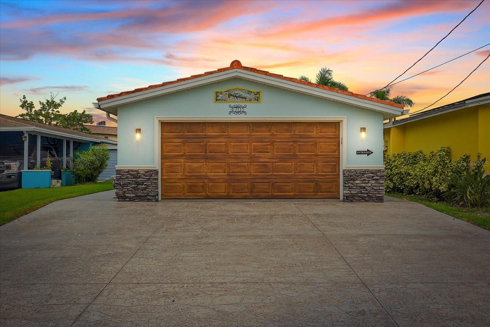 Image 28 of 72 For 4701 Floramar Terrace