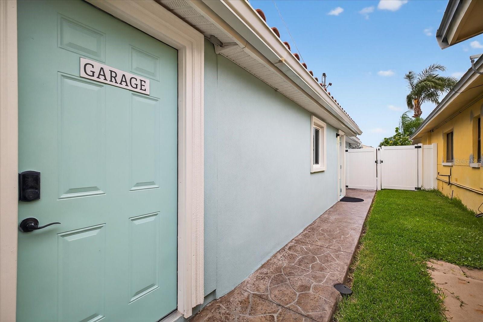 Image 31 of 72 For 4701 Floramar Terrace