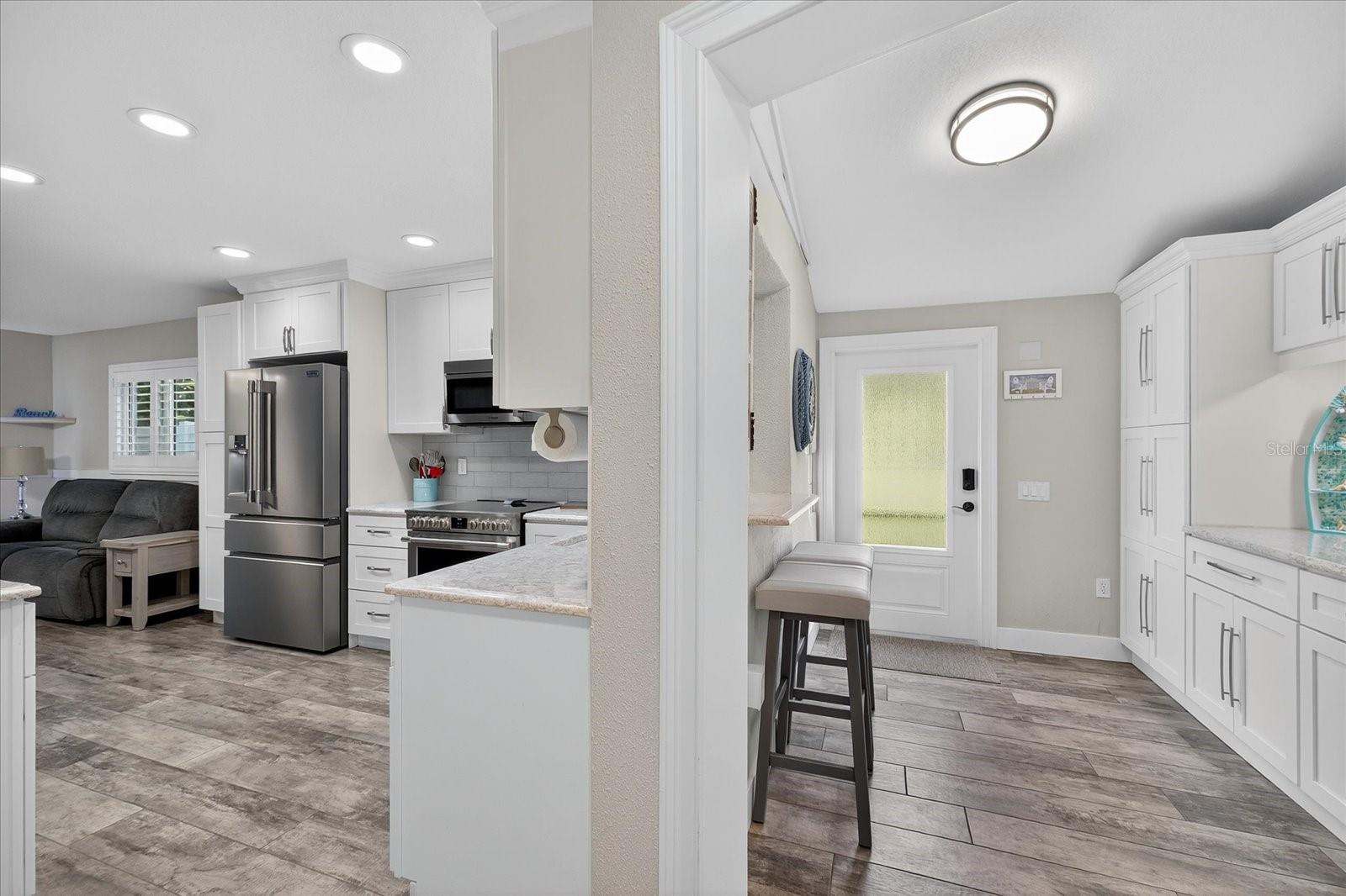 Image 32 of 72 For 4701 Floramar Terrace