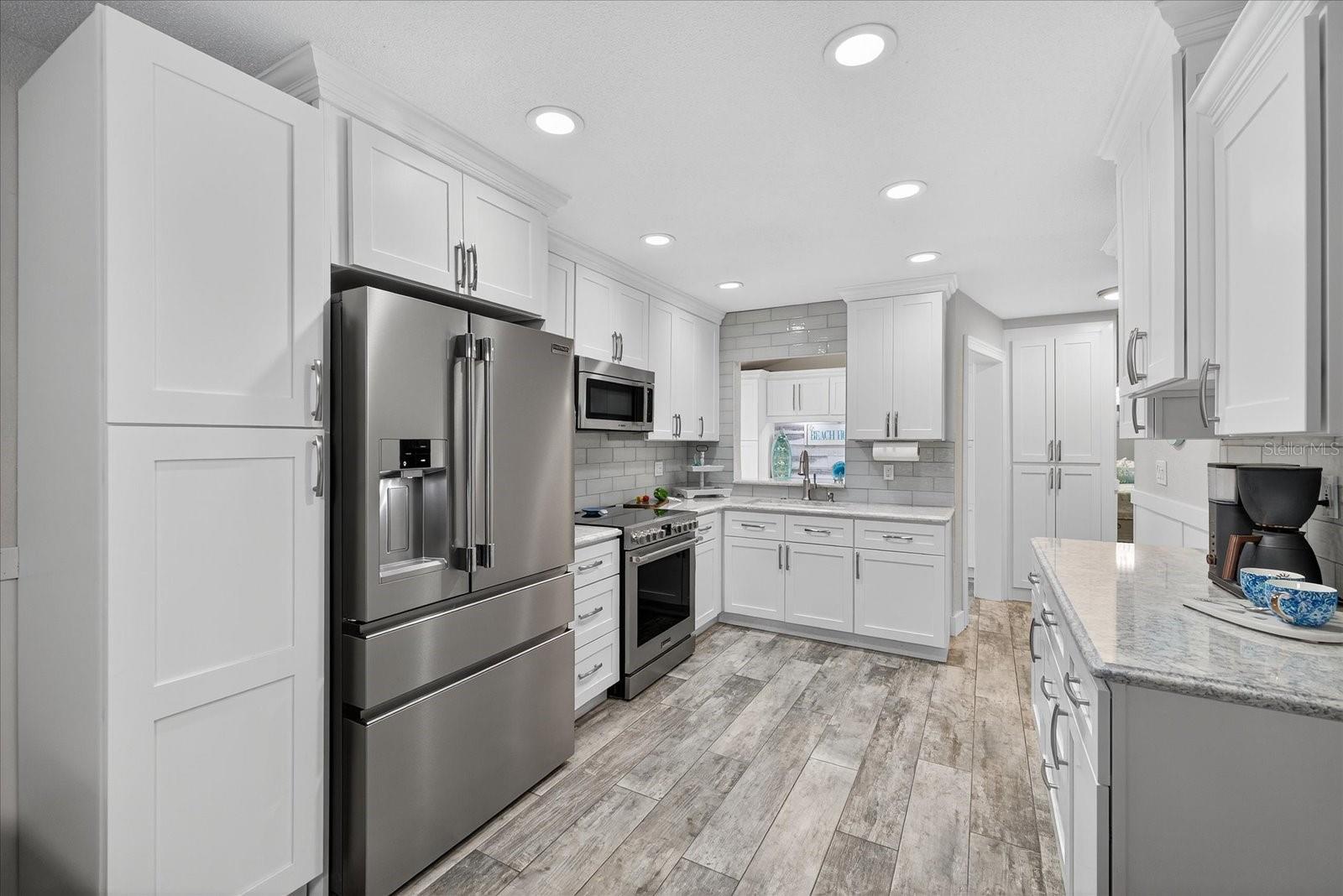 Image 39 of 72 For 4701 Floramar Terrace