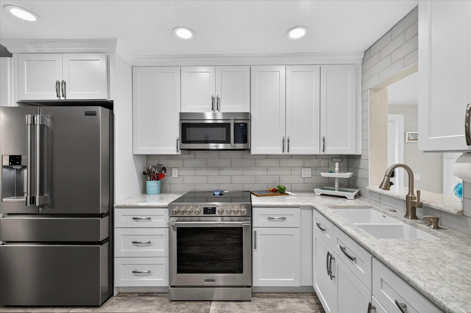 Image 5 of 72 For 4701 Floramar Terrace