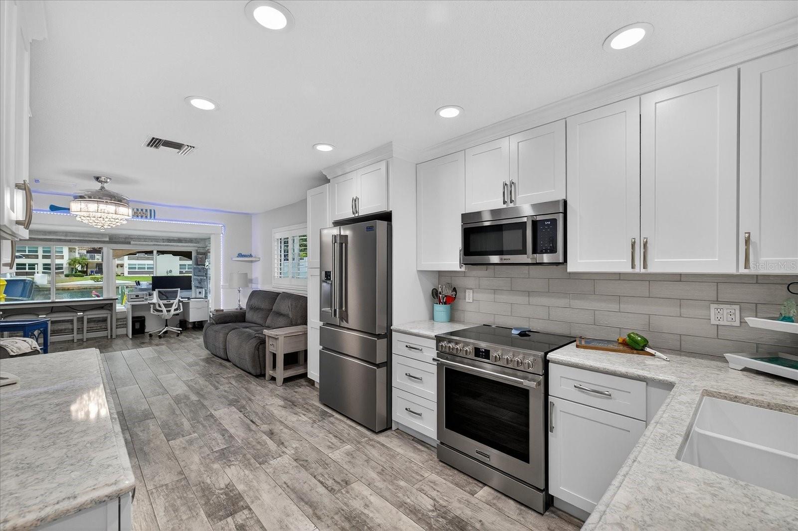 Image 6 of 72 For 4701 Floramar Terrace
