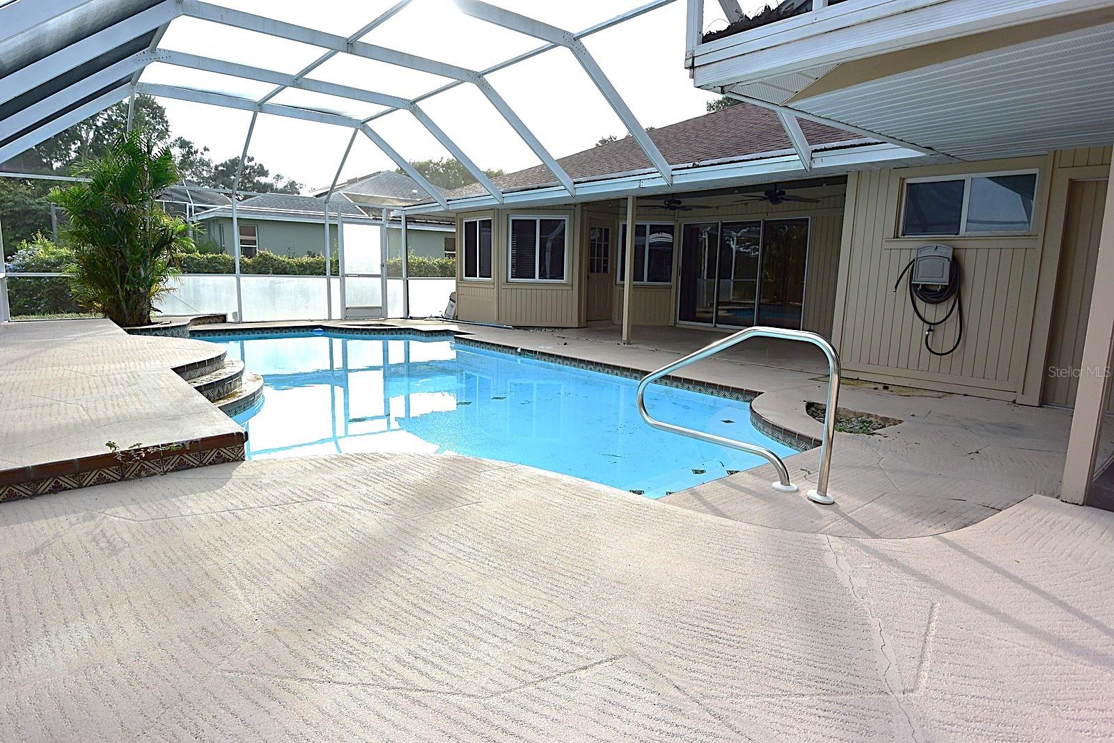Image 64 of 76 For 370 Telford Court