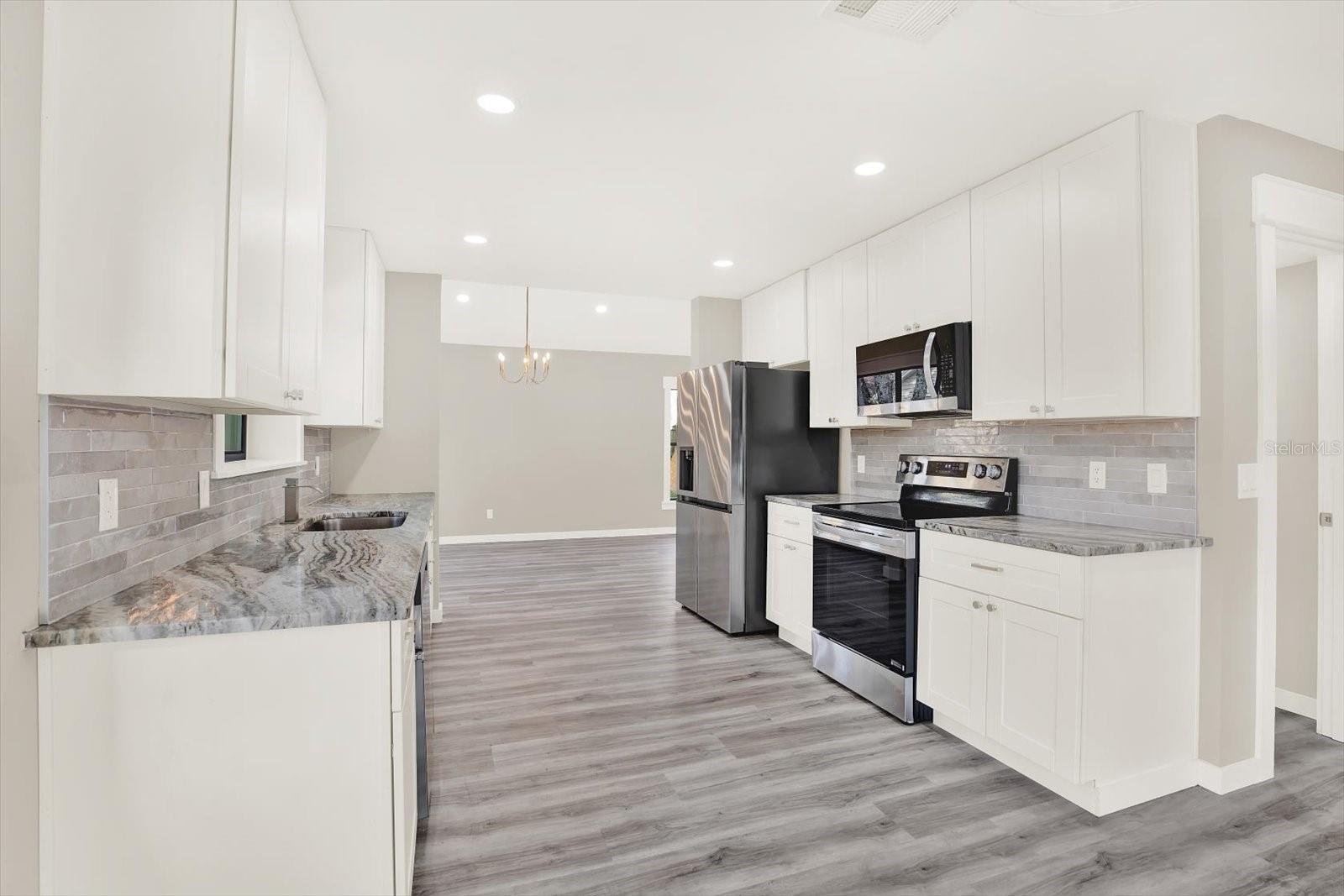 Image 13 of 42 For 15112 Heathridge Drive