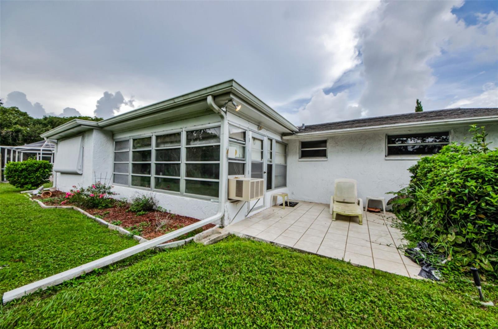 Listing photo id 17 for 7812 Cherrytree Lane