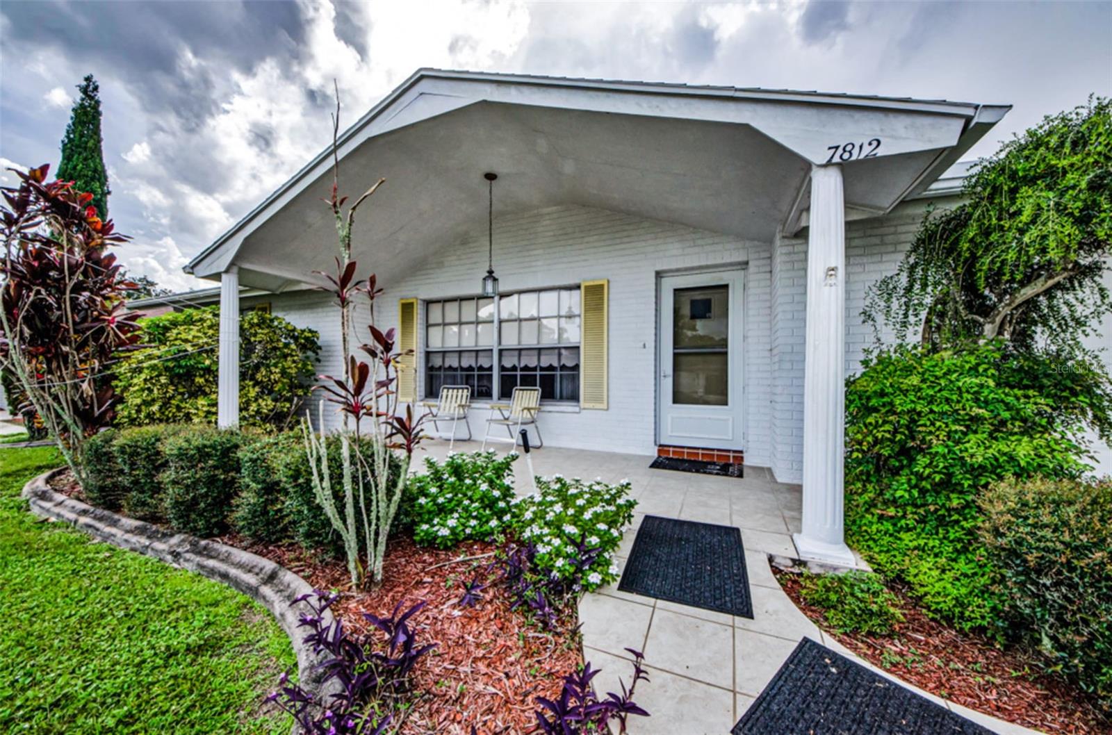 Listing photo id 0 for 7812 Cherrytree Lane