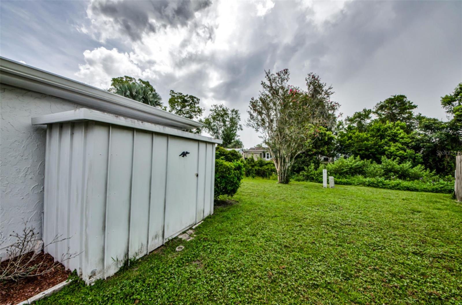 Listing photo id 18 for 7812 Cherrytree Lane