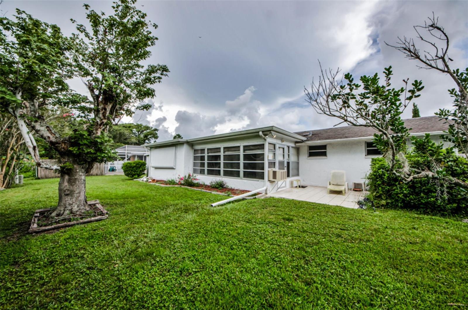 Listing photo id 21 for 7812 Cherrytree Lane