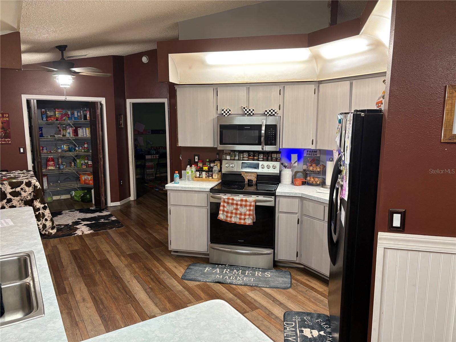 Image 10 of 20 For 7107 Cedar Lane
