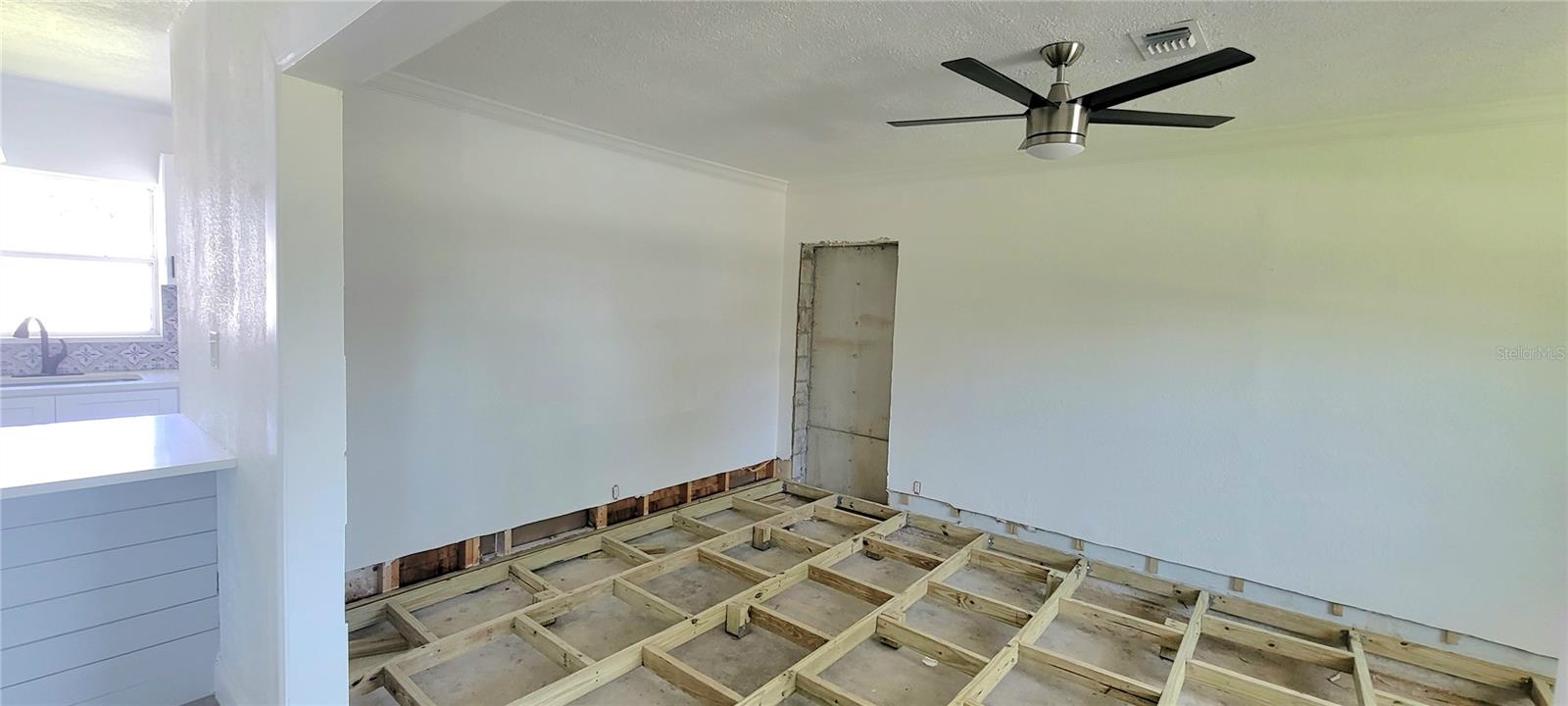 Image 12 of 38 For 3615 Searobin Drive Se