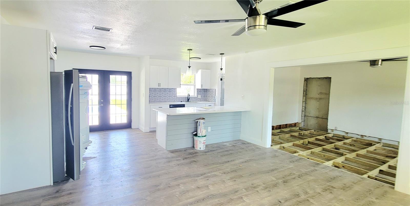 Image 4 of 38 For 3615 Searobin Drive Se