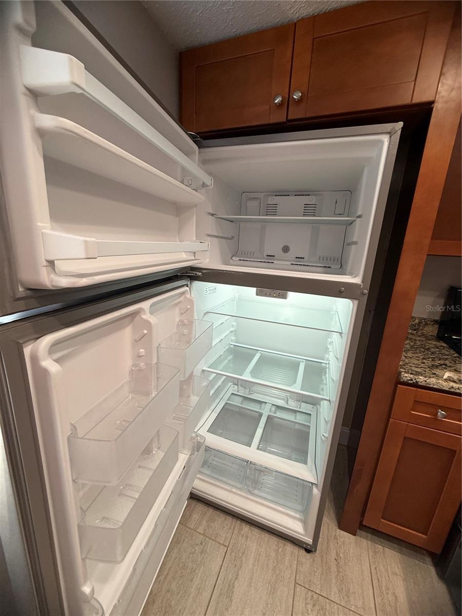 Image 30 of 48 For 208 Palmetto Ct 208