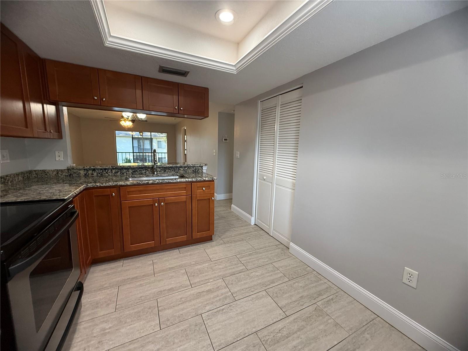 Image 33 of 48 For 208 Palmetto Ct 208