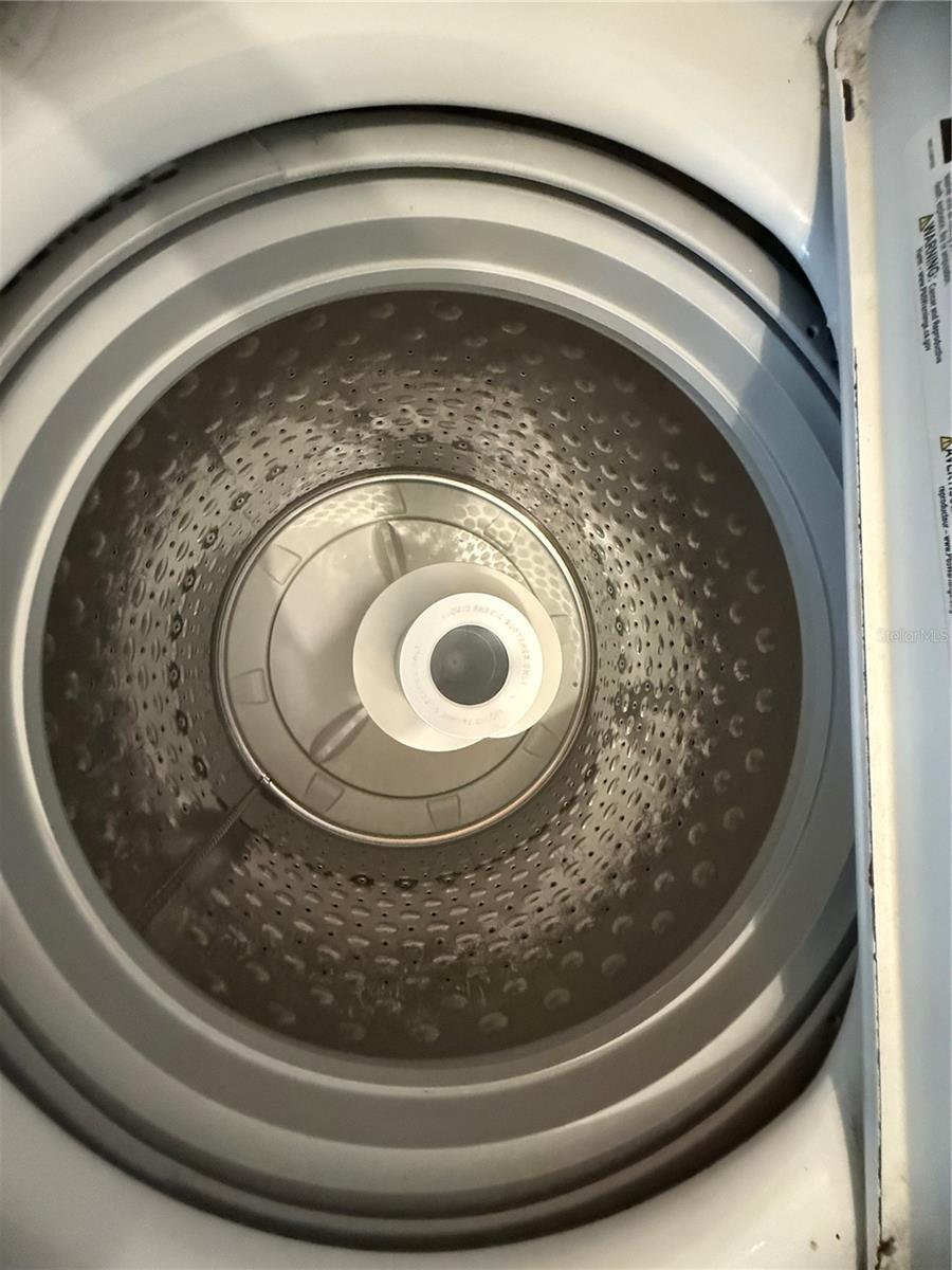 Image 37 of 48 For 208 Palmetto Ct 208