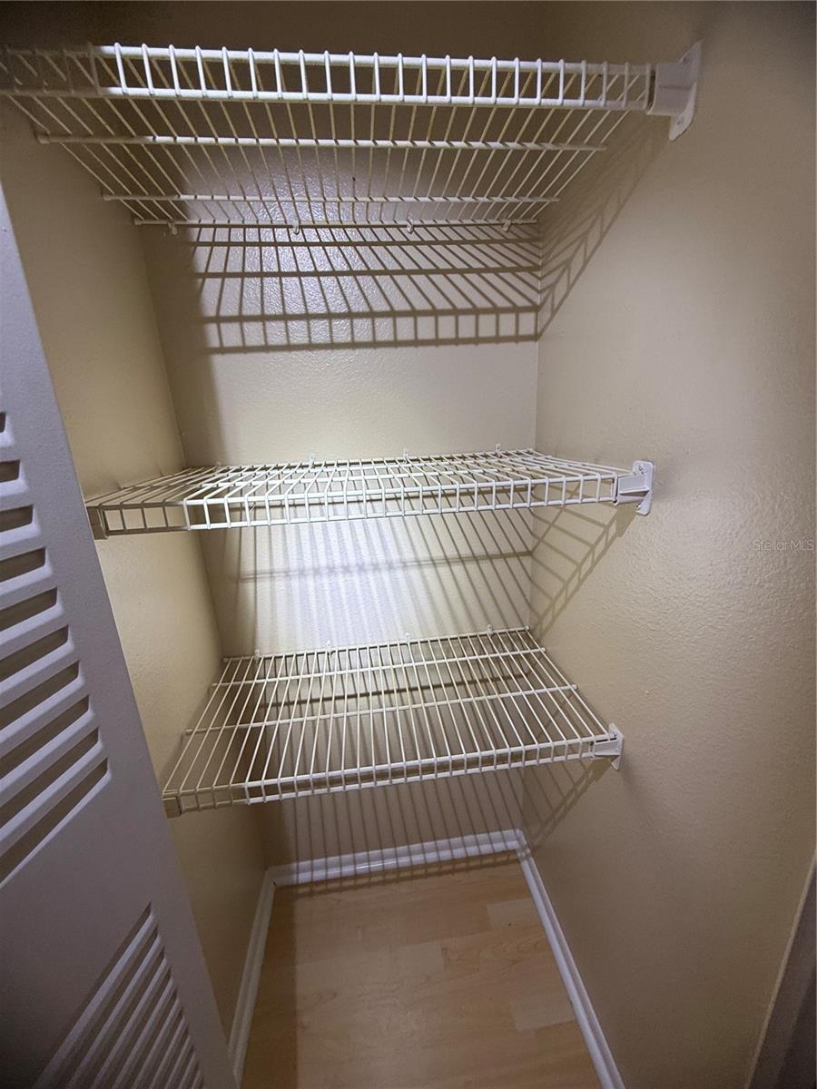 Image 39 of 48 For 208 Palmetto Ct 208