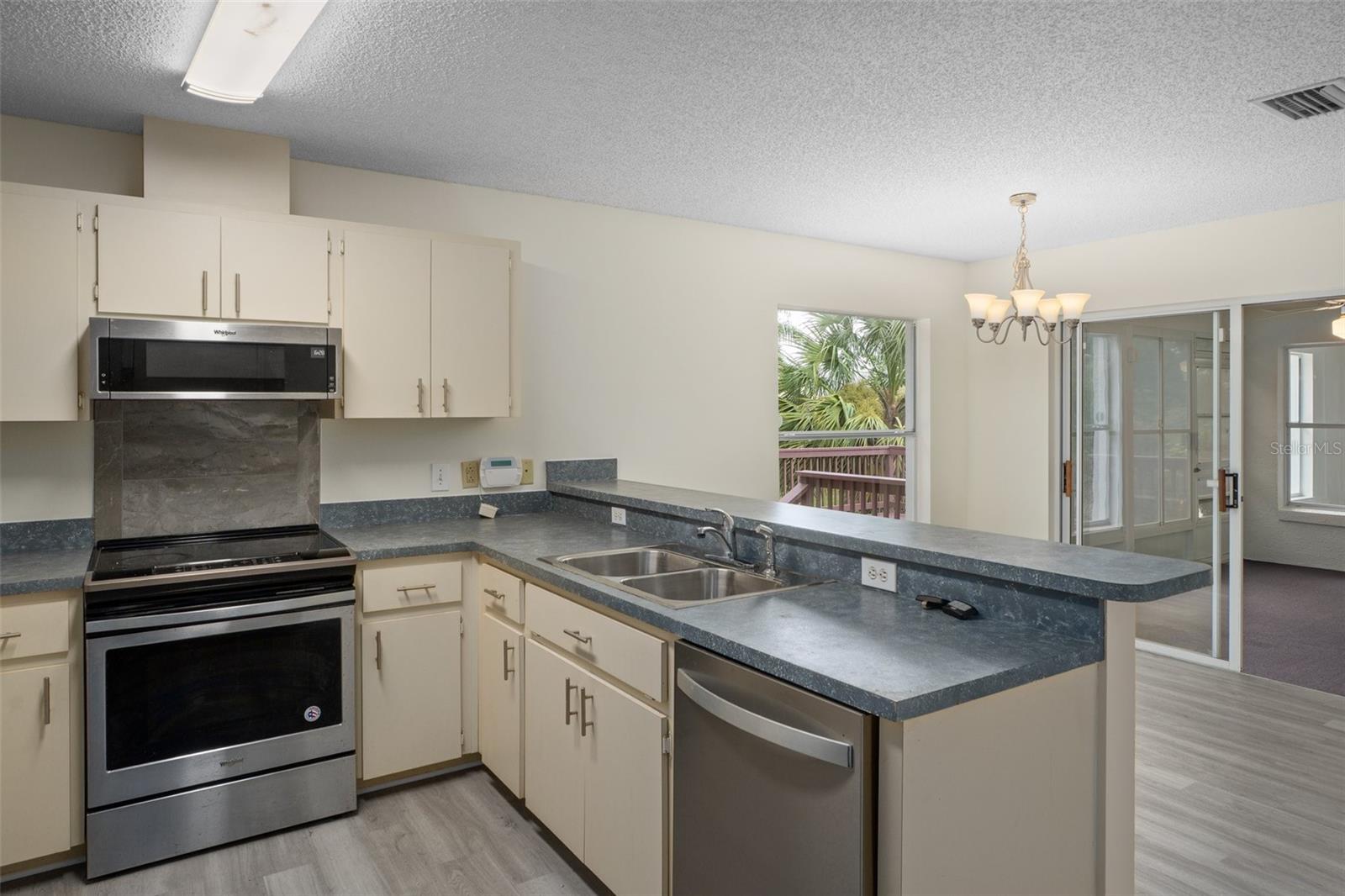 Image 20 of 62 For 931 Starjasmine Place