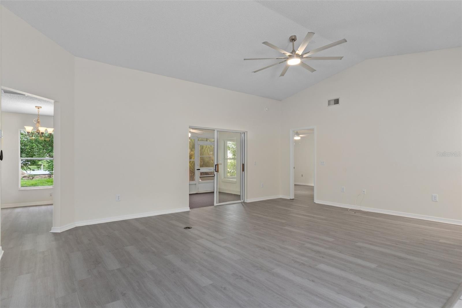 Image 7 of 62 For 931 Starjasmine Place